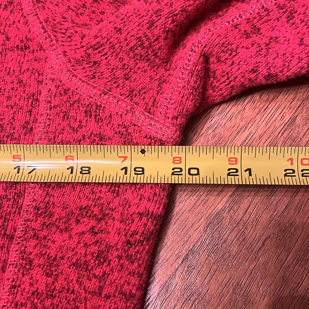 Like new The North Face pullover hoodie - Picture 11 of 16